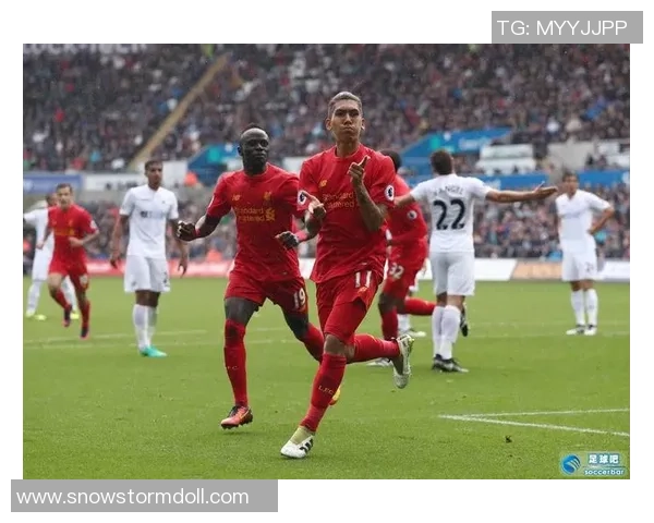 利物浦与斯旺西比赛中乌龙球引发热议球迷纷纷讨论精彩瞬间